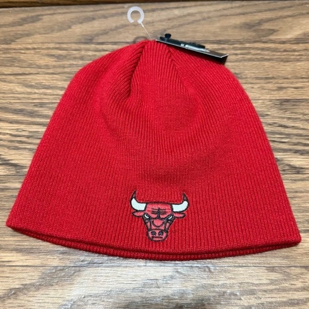 Chicago Bulls Youth Beanie Red Knit Hat NBA Embroidered Logo NEW WITH TAG
